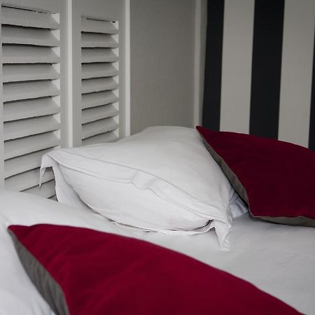 Logis Hotel Le Chrismas Шатолен Экстерьер фото