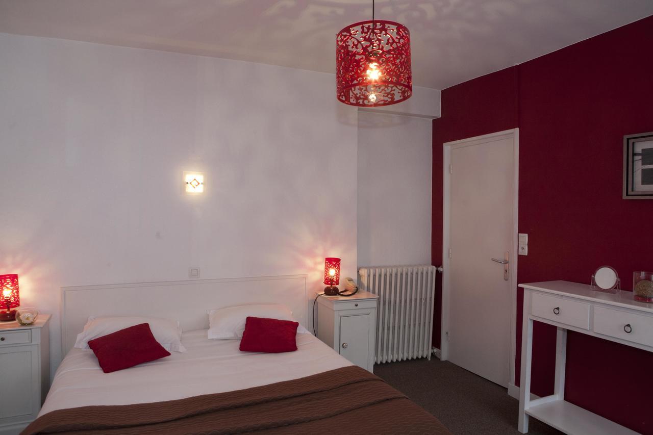 Logis Hotel Le Chrismas Шатолен Экстерьер фото